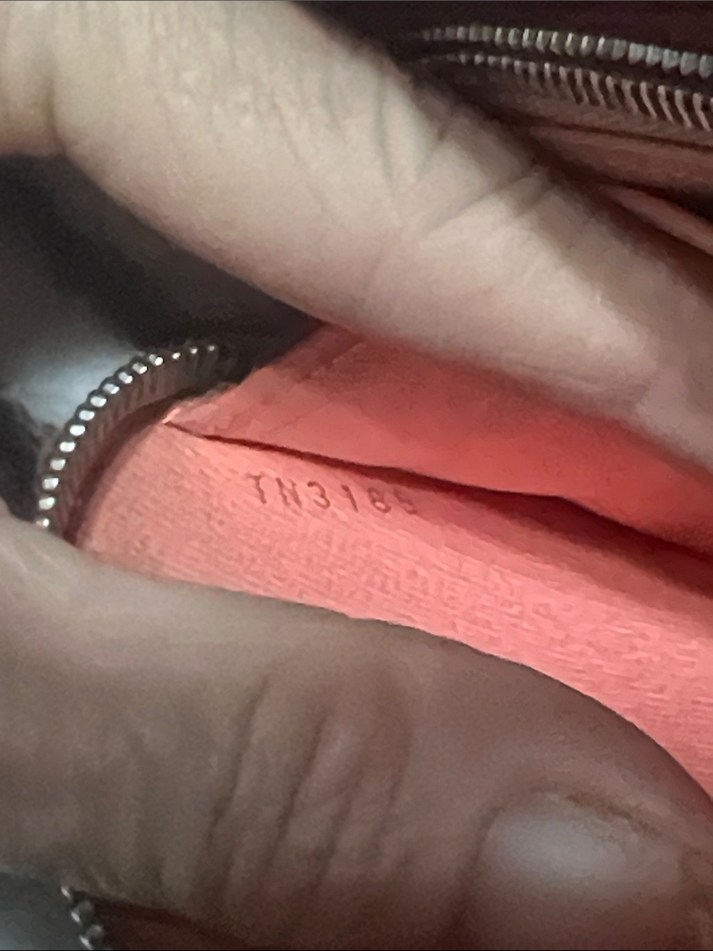 Louis Vuitton Epi wallet. - Picture 6 of 6